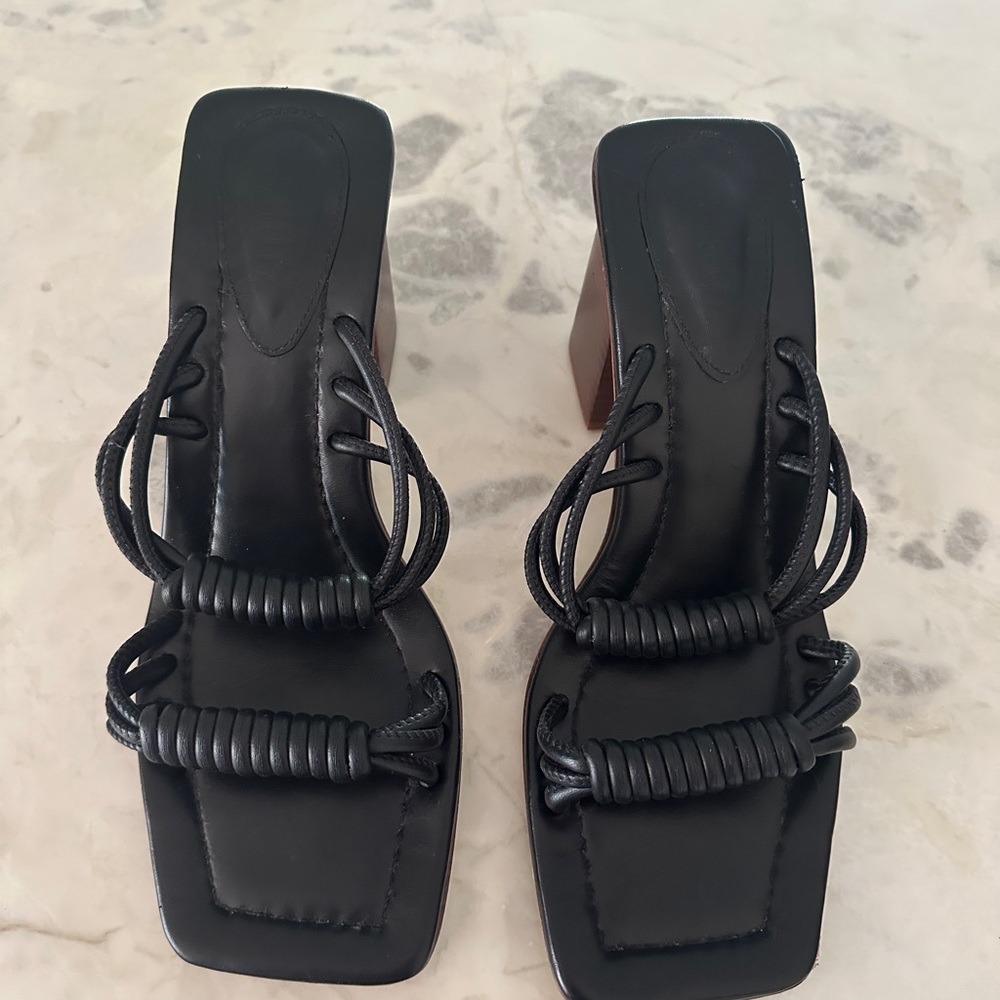 SCHUTZ Black Binky Block Heel Knotted Sandal size 10